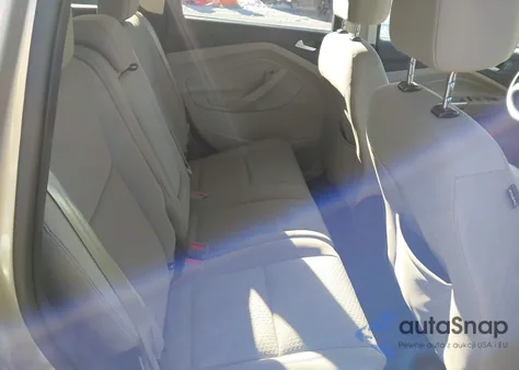 2017 Ford Escape Se z USA, uszkodzony, nr VIN 1FMCU9G90HUB56565